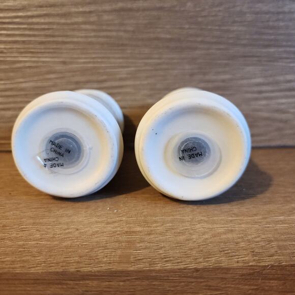 ATICO Snowman "Let It Snow!" Christmas Holiday 3.5" Stoneware Salt & Pepper Set - Picture 5 of 5